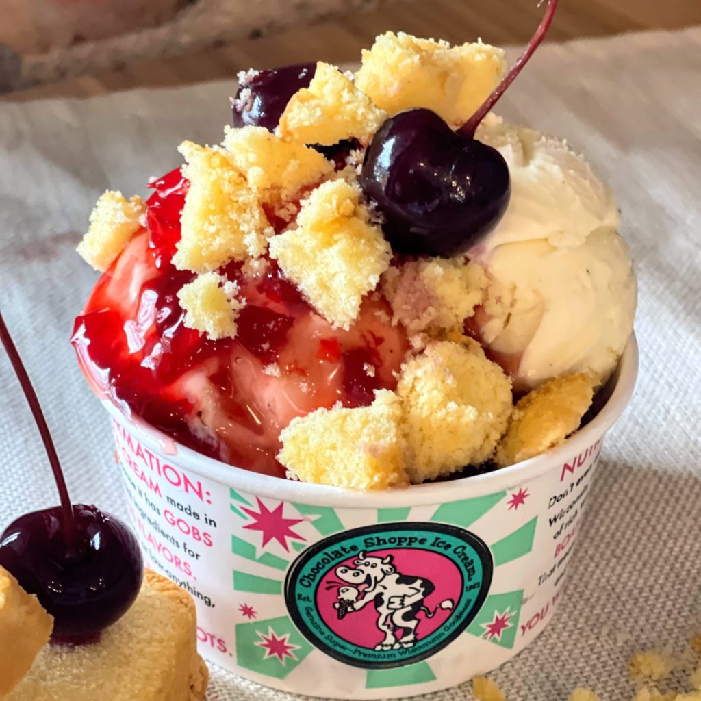 Cherries Poundcake Sundae