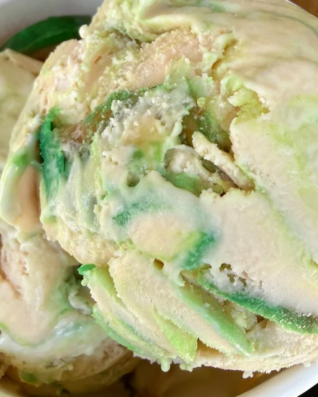 Cinnamon Stick (Seasonal) – Chocolate Shoppe Ice Cream